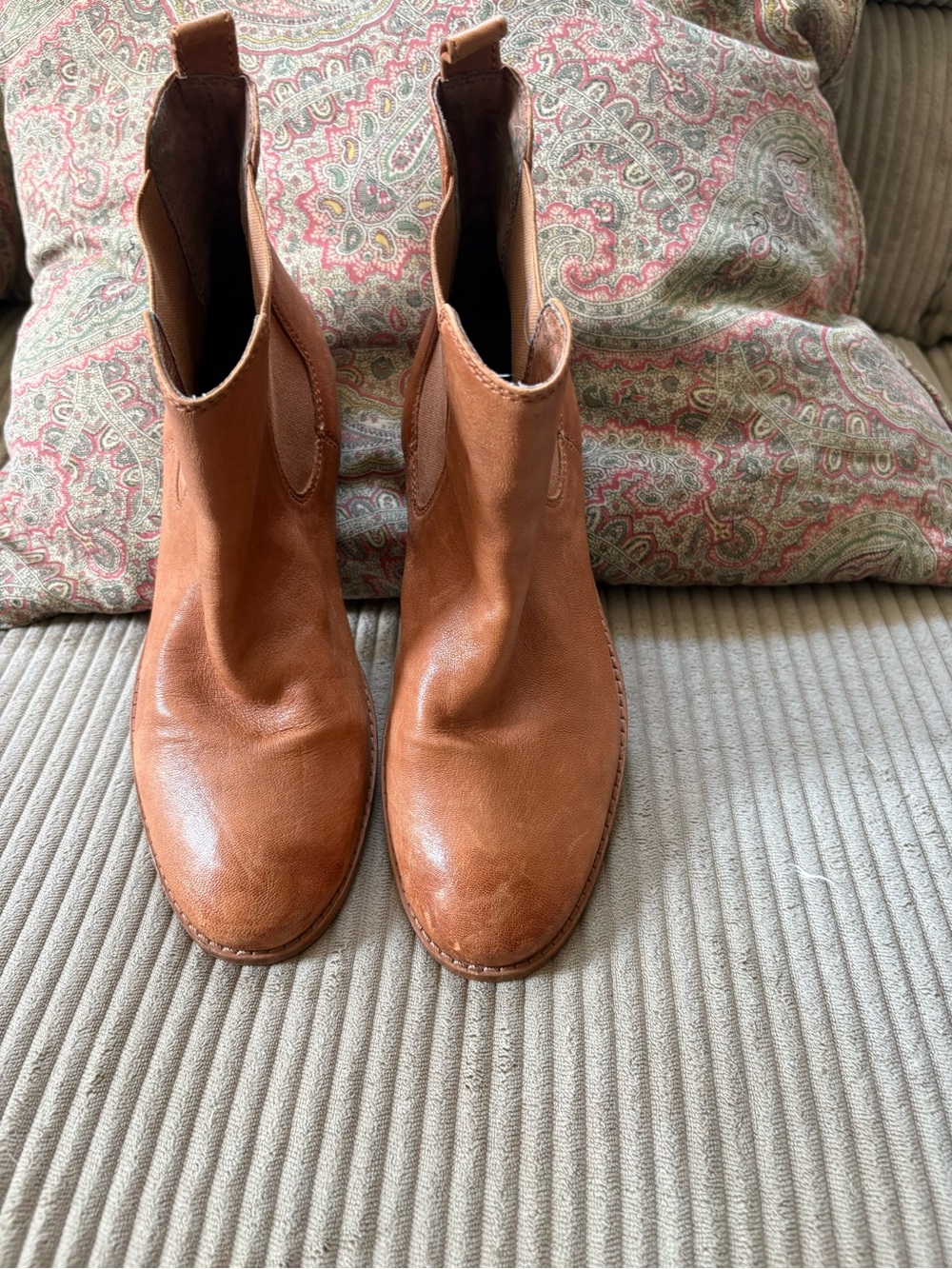 FRYE Ladies Hank Chelsea Boot Tan Brown Leather - 7 - Picture 4 of 9